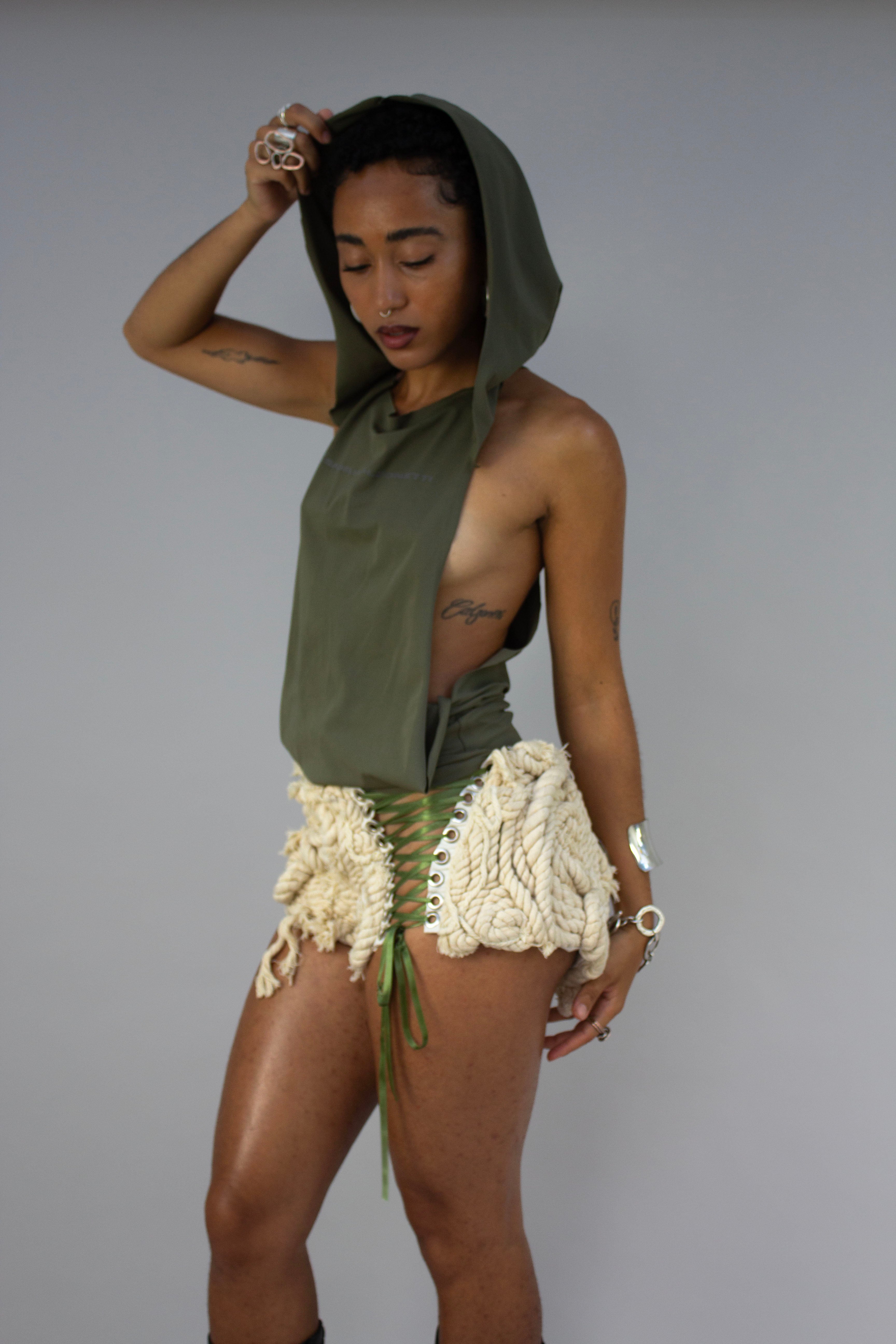 Nuvari Hood
